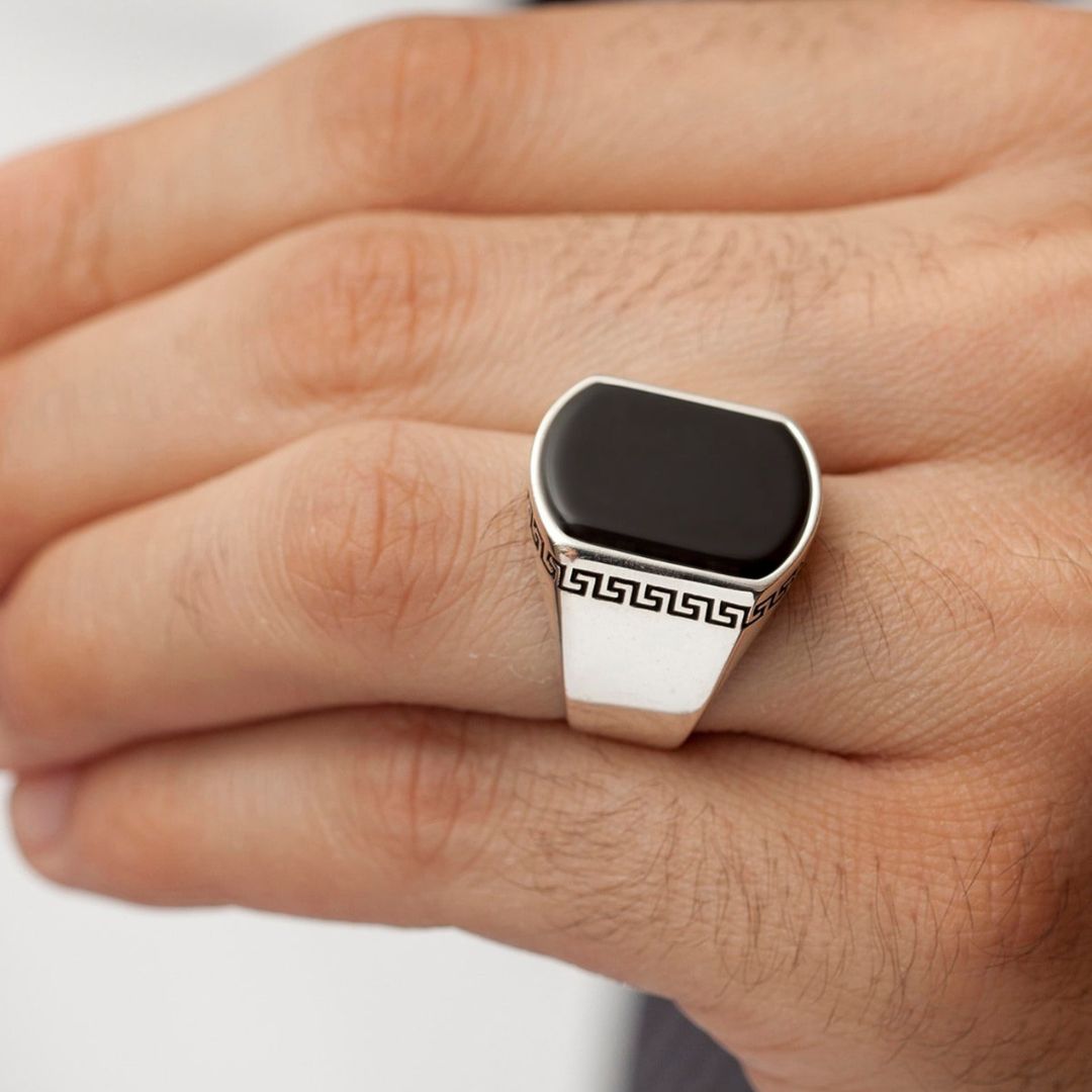 The Izmir Black Aqeeq Ring