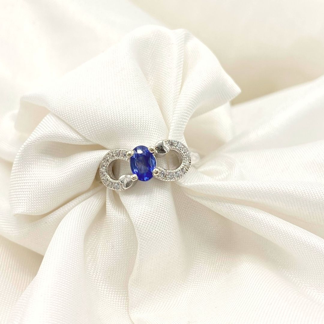 NATURAL BLUE SAPPHIRE - LOVE BOW - SENSATION Pakistan