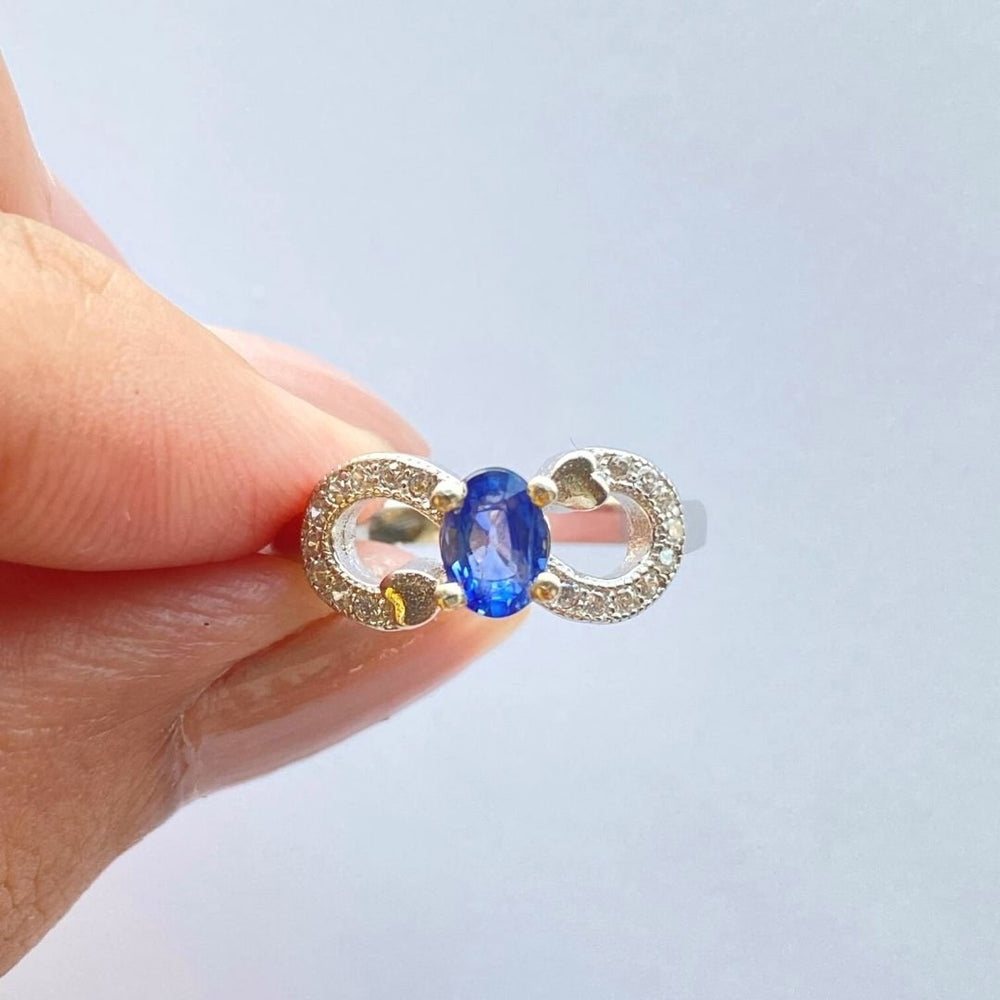 NATURAL BLUE SAPPHIRE - LOVE BOW - SENSATION Pakistan