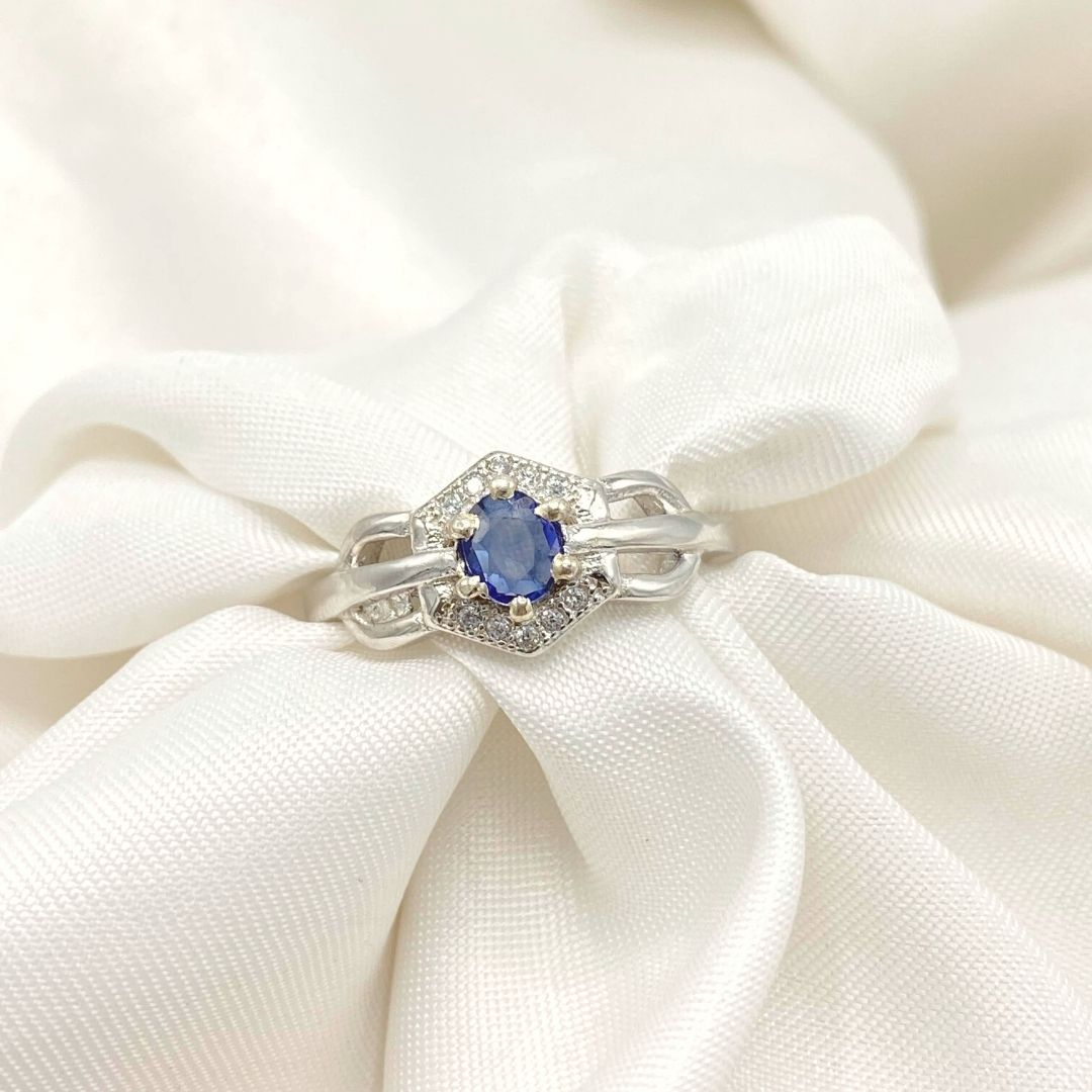 NATURAL BLUE SAPPHIRE - ROHUMBUS - SENSATION Pakistan