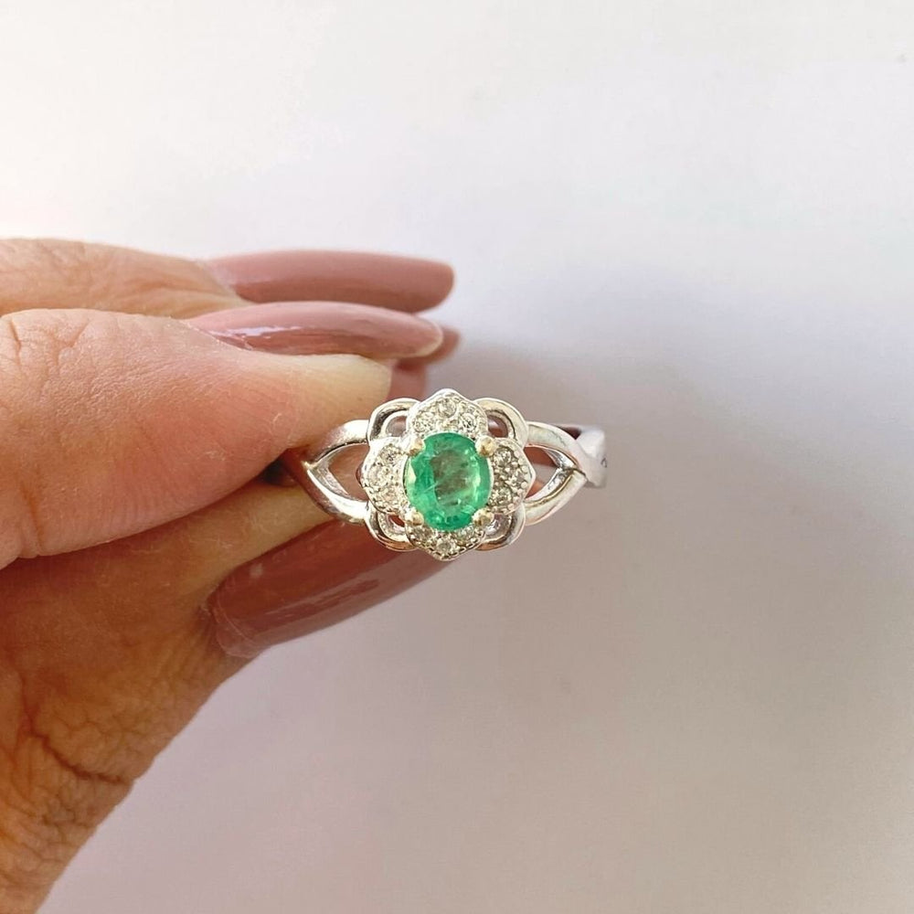 NATURAL EMERALD - FLORIA - SENSATION Pakistan