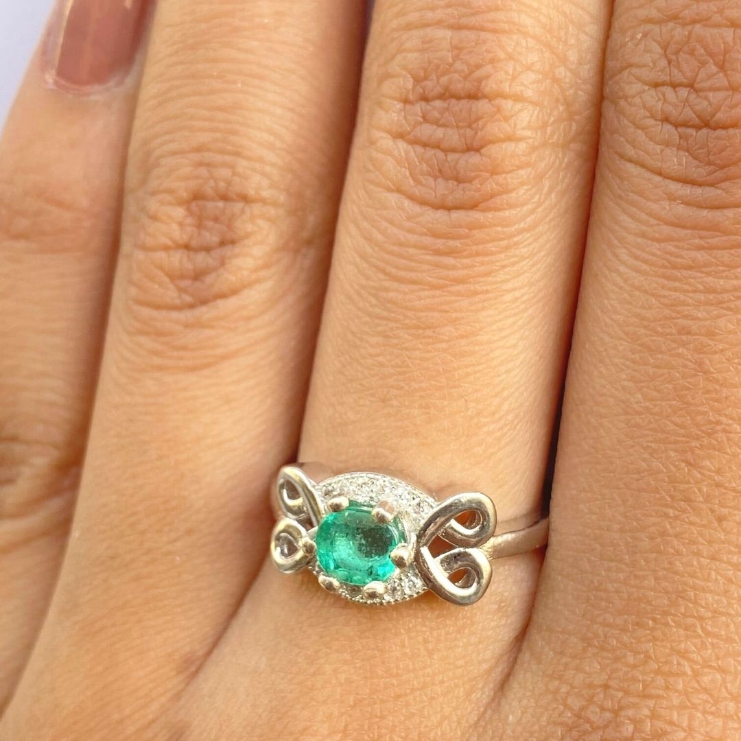 NATURAL EMERALD - LOVEY DOVEY - SENSATION Pakistan