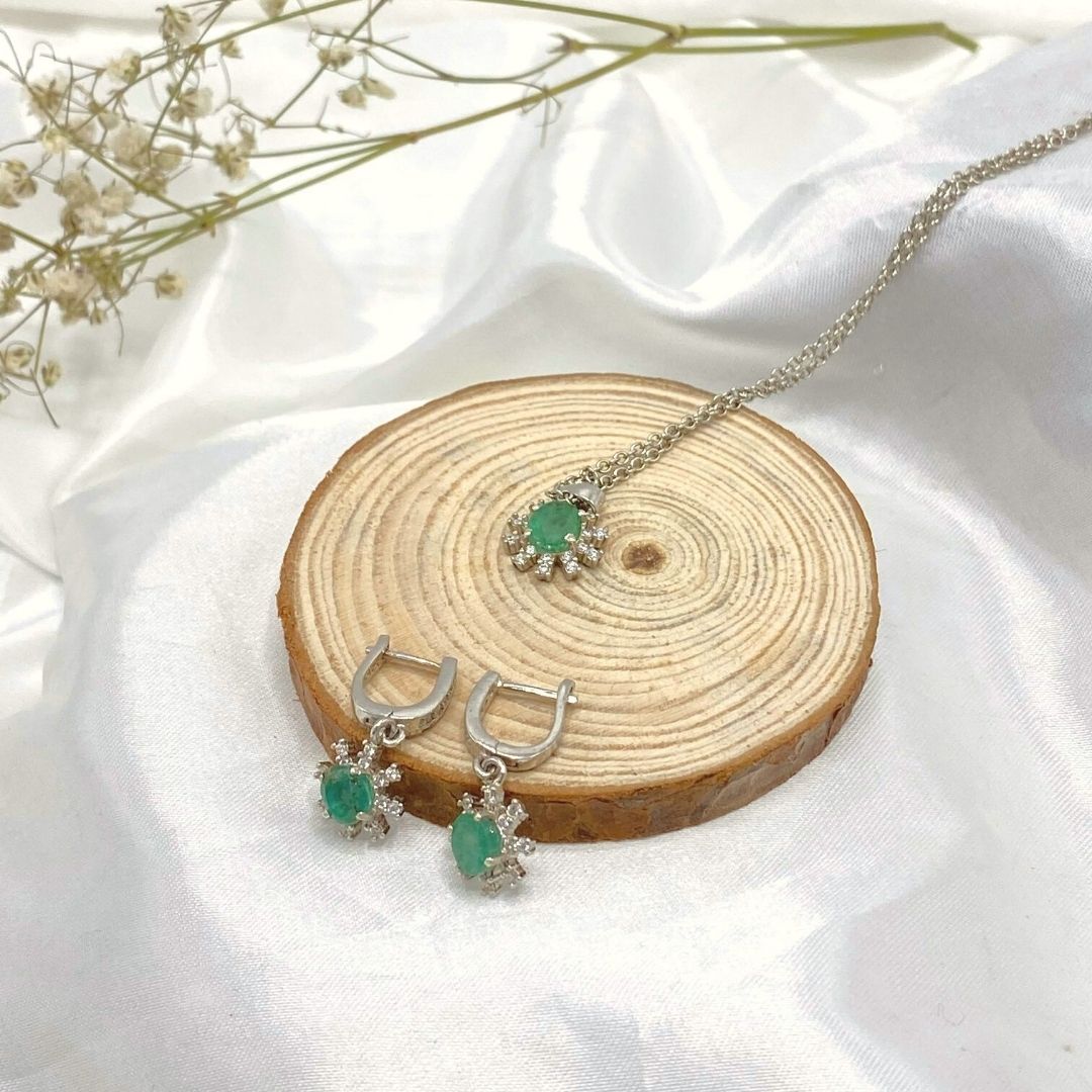 NATURAL EMERALD SET - PURE SILVER - SENSATION Pakistan