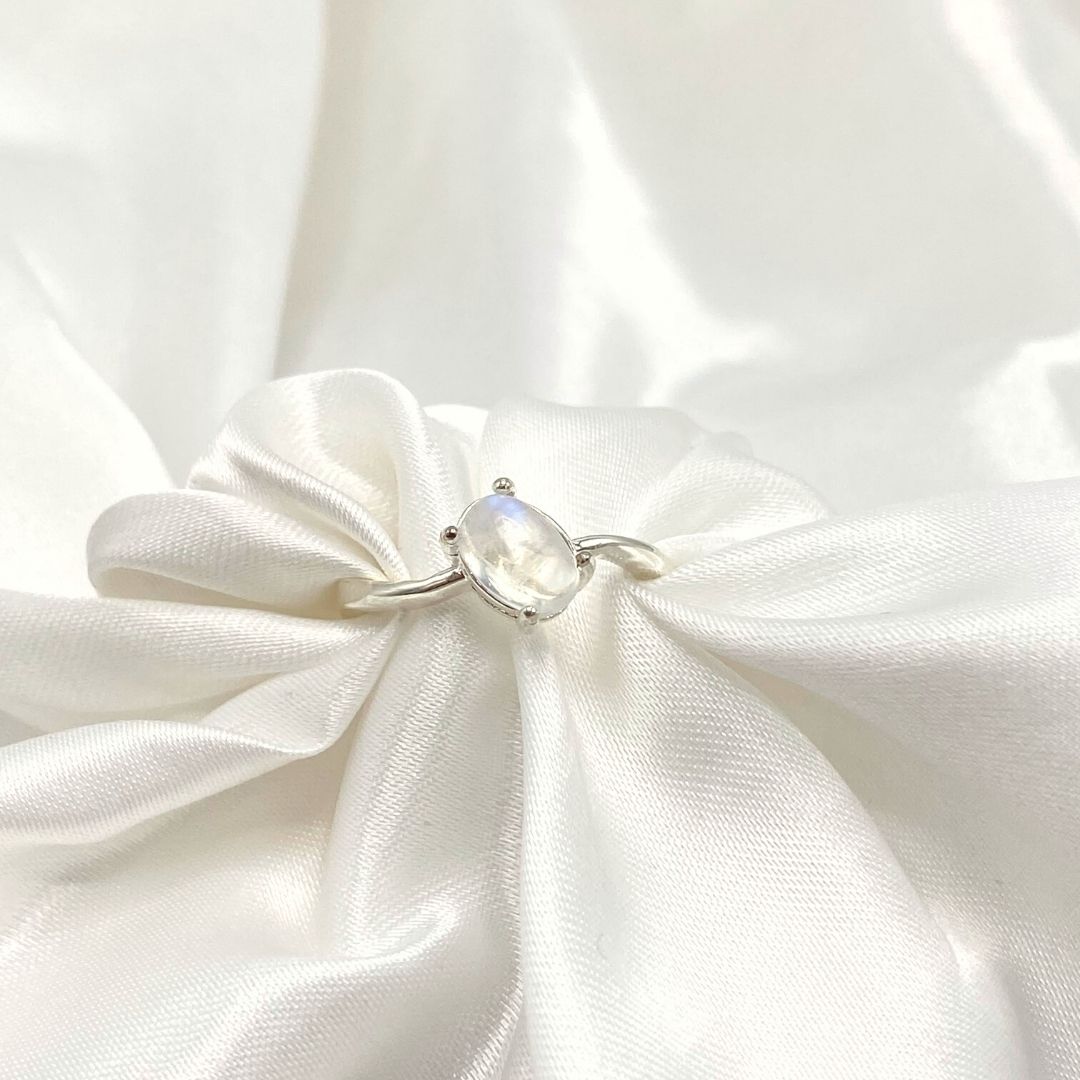 NATURAL MOONSTONE - AIMEE - SENSATION Pakistan