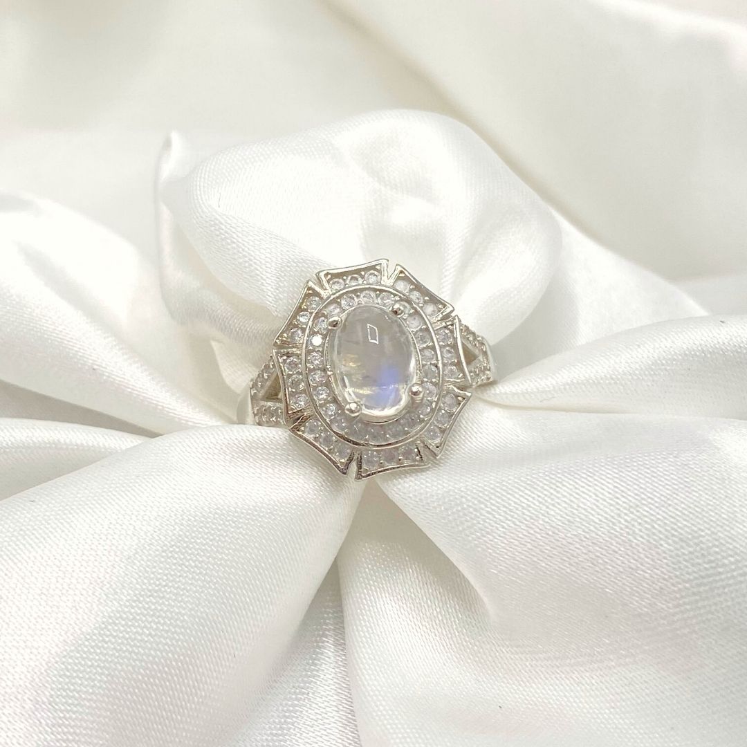 NATURAL MOONSTONE - NOVA - SENSATION Pakistan