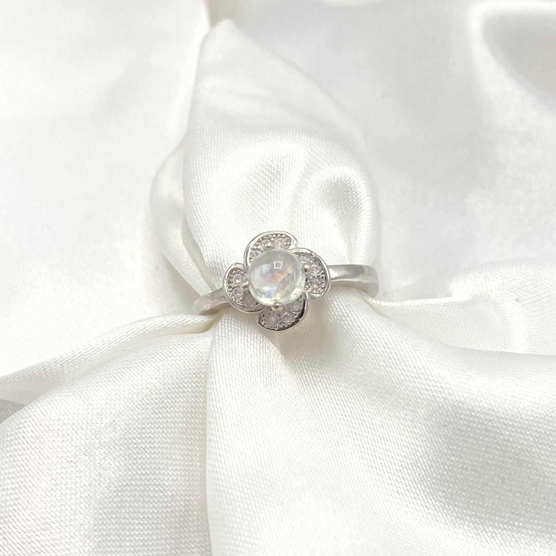 NATURAL MOONSTONE - SELENE - SENSATION Pakistan