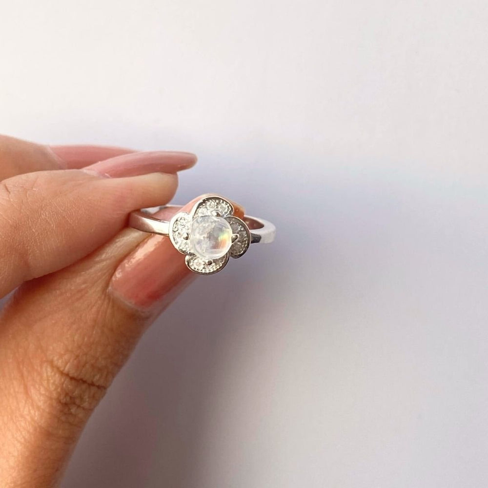 NATURAL MOONSTONE - SELENE - SENSATION Pakistan