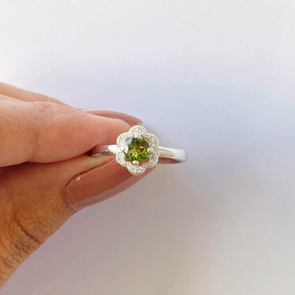 NATURAL PERIDOT - LAUREL - SENSATION Pakistan