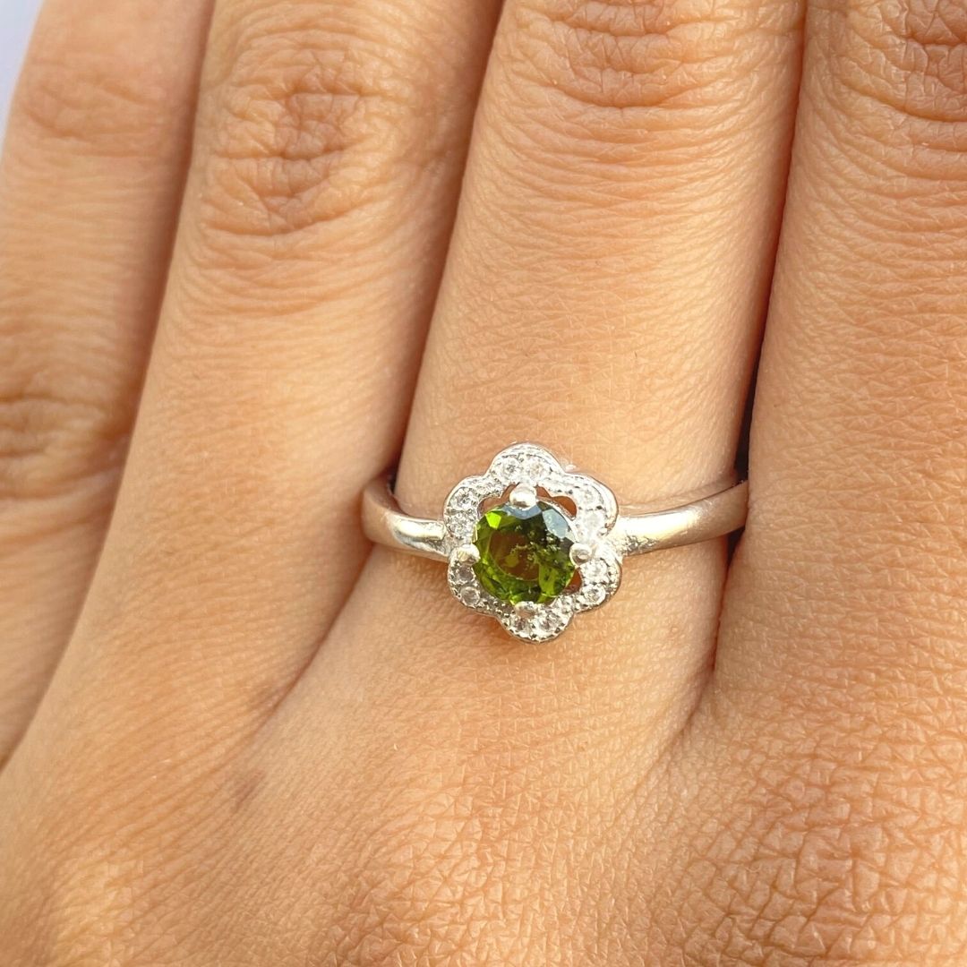 NATURAL PERIDOT - LAUREL - SENSATION Pakistan