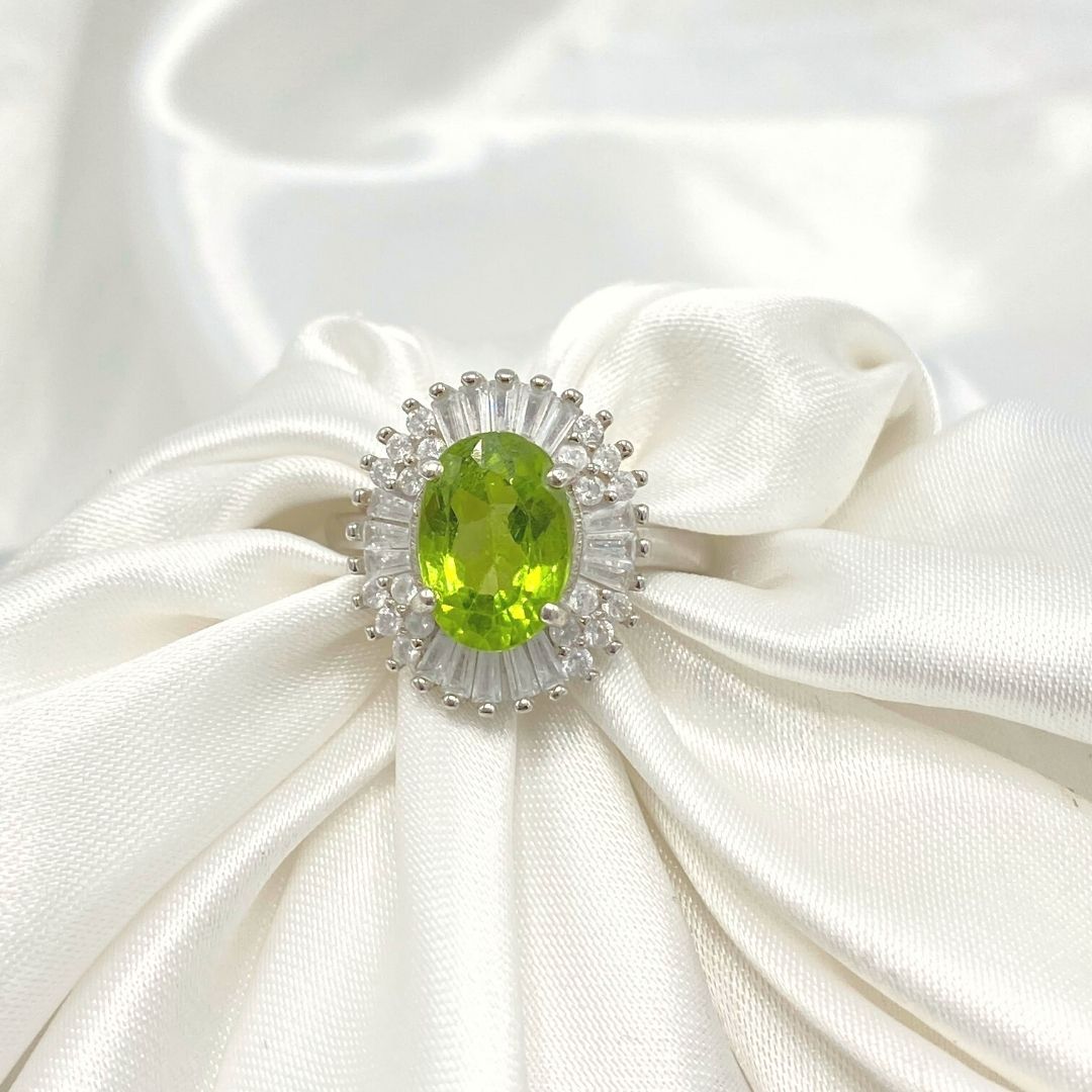 NATURAL PERIDOT - QUEEN - SENSATION Pakistan