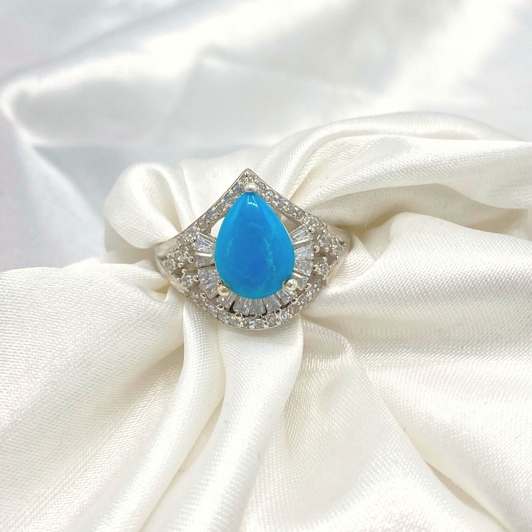 NATURAL TURQUOISE - TEARDROP CROWN - SENSATION Pakistan