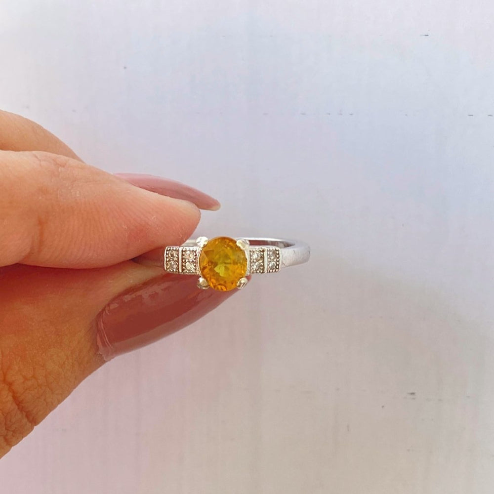 NATURAL YELLOW SAPPHIRE - ARIA - SENSATION Pakistan