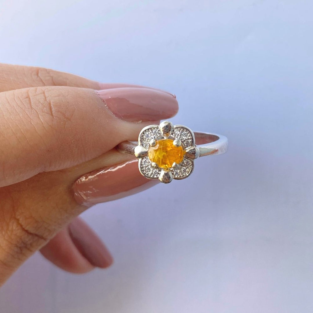 NATURAL YELLOW SAPPHIRE - FLORIA - SENSATION Pakistan