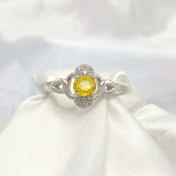 NATURAL YELLOW SAPPHIRE - FLOWER DOT - SENSATION Pakistan