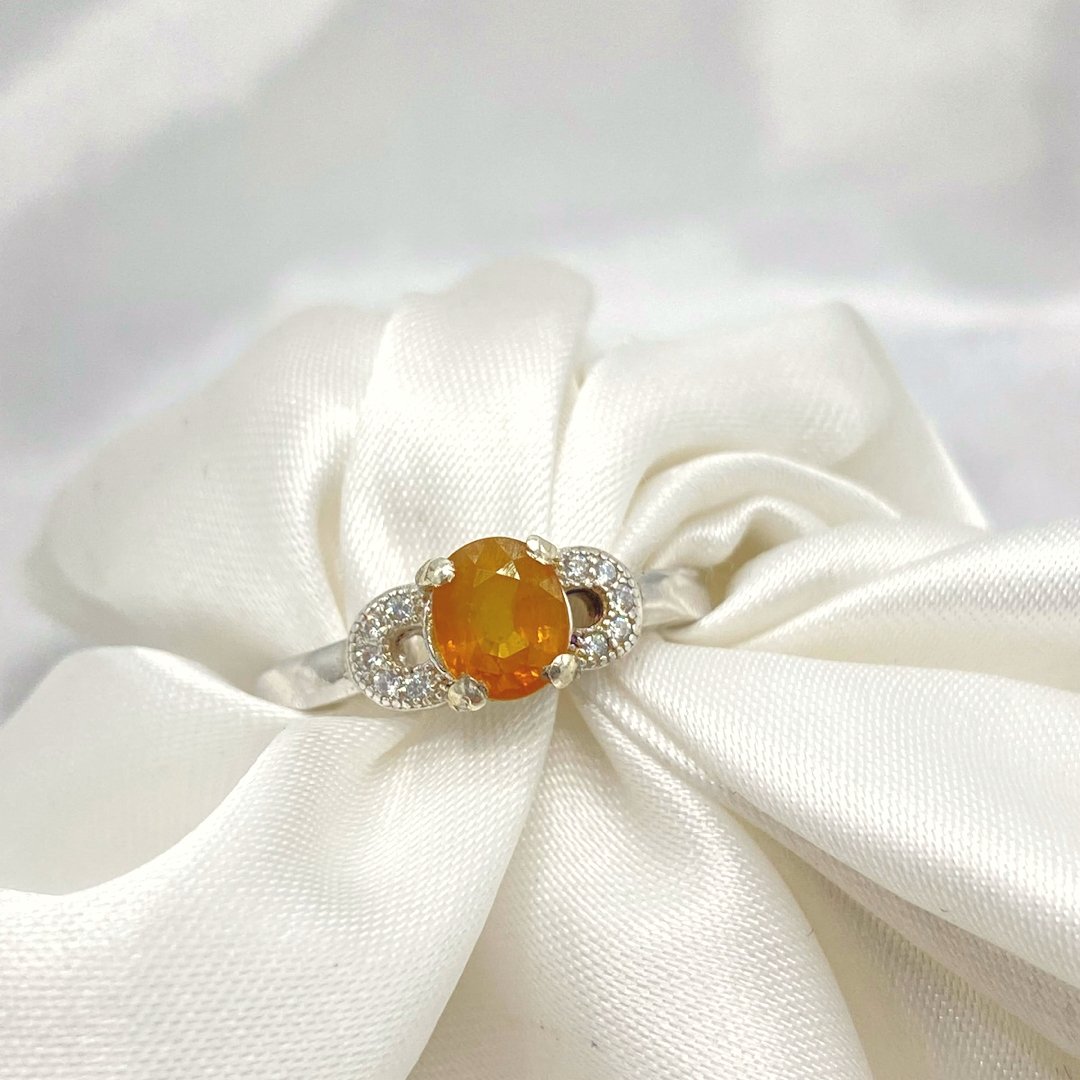 NATURAL YELLOW SAPPHIRE - OPERA - SENSATION Pakistan